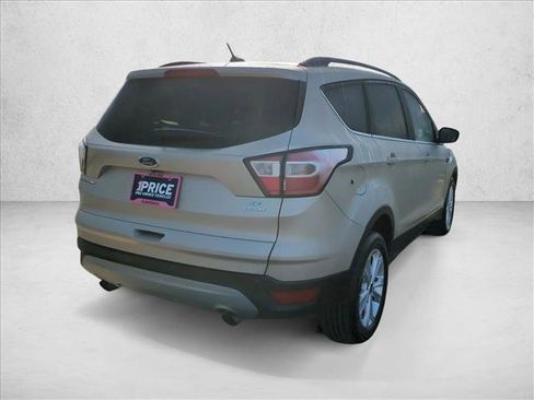 Used 2017 Ford Escape SE w/ Equipment Group 201A image 5