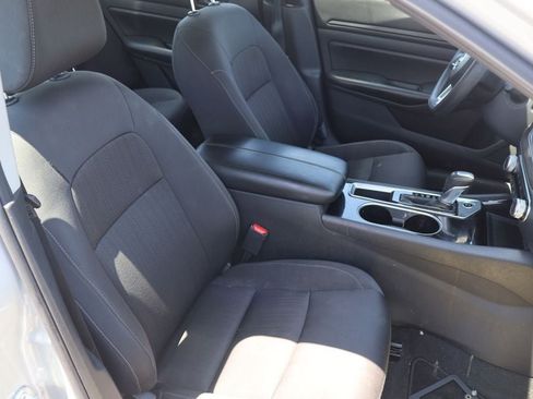 Used 2024 Nissan Altima 2.5 SV FWD image 20