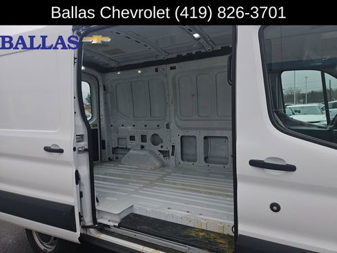 Used 2018 Ford Transit 150 130 Medium Roof RWD image 27