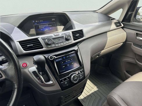 Used 2015 Honda Odyssey Touring Elite image 32