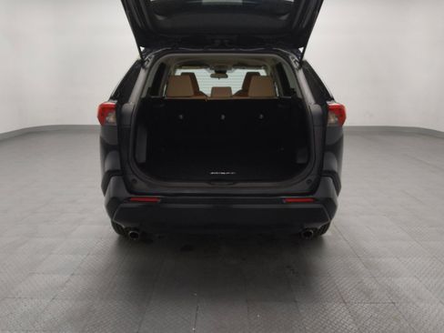 Used 2021 Toyota RAV4 LE w/ Carpet Mat Package (TMS) AWD/4WD image 29