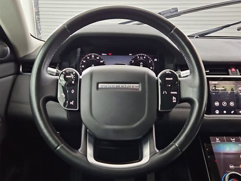 Used 2020 Land Rover Range Rover Evoque SE image 24
