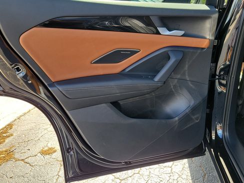 Used 2025 Volkswagen Tiguan SEL R-Line image 11