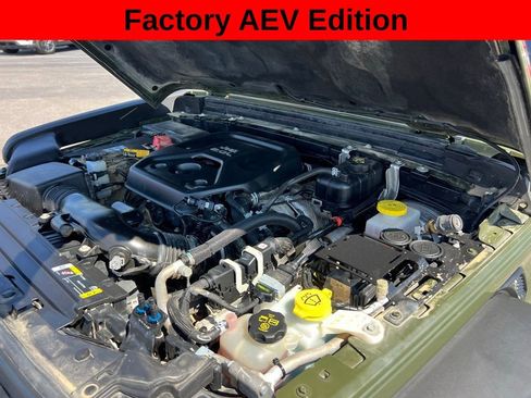 Used 2021 Jeep Wrangler Unlimited Rubicon AWD/4WD image 32