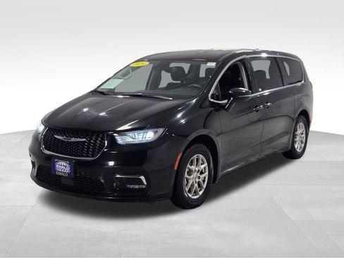 Used 2024 Chrysler Pacifica Touring-L FWD image 20