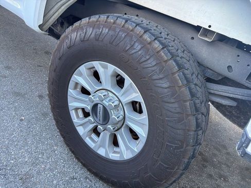 Used 2021 Ford F250 XLT w/ XLT Value Package image 11