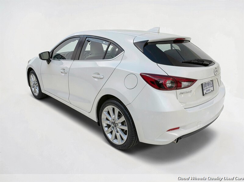 Used 2017 MAZDA MAZDA3 Grand Touring w/ Premium Equipment Package FWD image 7