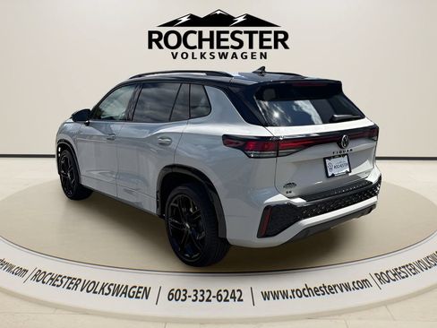 Used 2026 Volkswagen Tiguan SE R-Line AWD/4WD image 4
