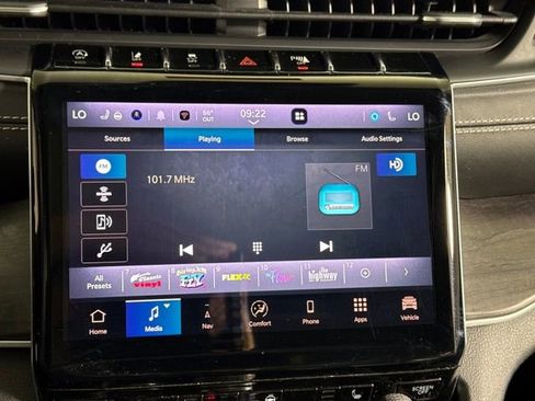 Used 2022 Jeep Grand Cherokee L Limited AWD/4WD image 32
