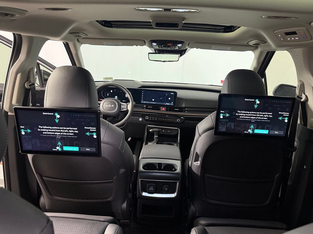 Used 2025 Kia Carnival SX Prestige FWD image 14