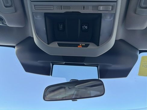 Used 2023 Subaru Forester Base image 43