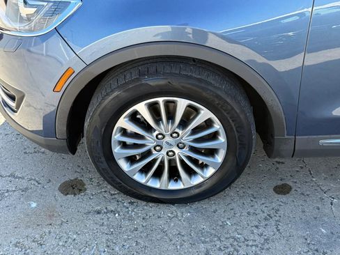 Used 2018 Lincoln MKX Select w/ Select Plus Package AWD/4WD image 42