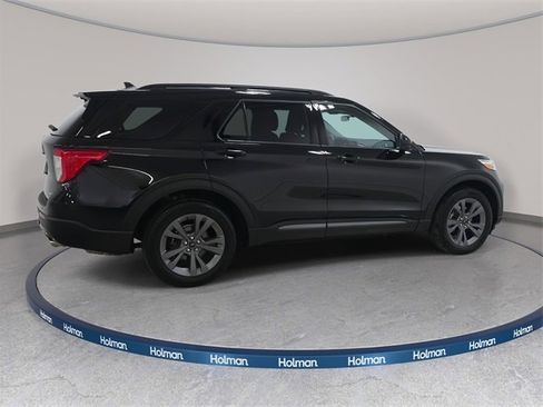 Used 2023 Ford Explorer XLT w/ Equipment Group 202A image 6
