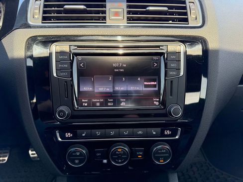 Used 2017 Volkswagen Jetta GLI FWD image 13