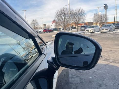 Used 2025 Nissan Kicks SR image 6