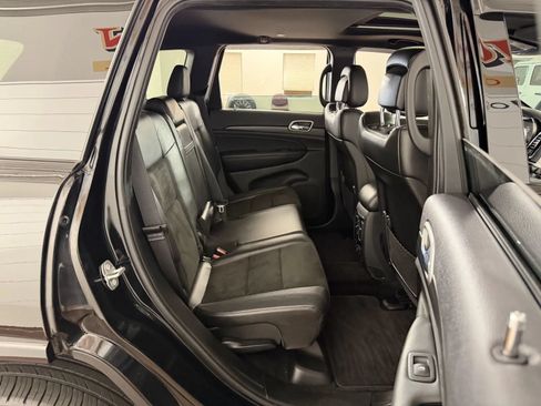 Used 2019 Jeep Grand Cherokee Altitude AWD/4WD image 33