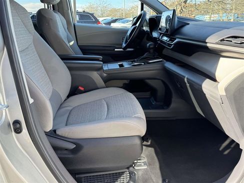 Used 2024 Toyota Sienna LE image 13