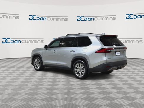 Used 2024 Toyota Grand Highlander AWD image 6