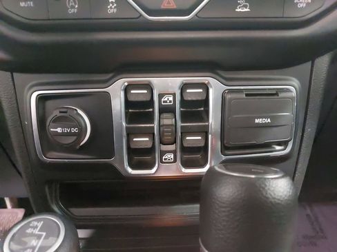 Used 2022 Jeep Gladiator Sport image 72