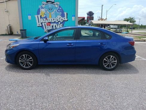 Used 2024 Kia Forte LXS FWD image 6