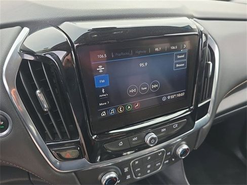 Used 2021 Chevrolet Traverse LT w/ LT Premium Package image 12