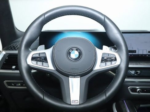 Certified 2025 BMW X7 xDrive40i w/ M Sport Package image 25