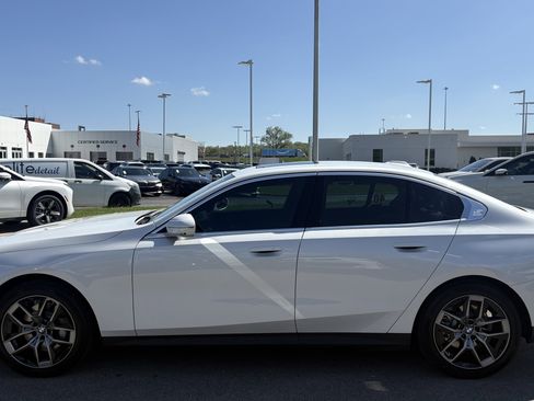 Used 2026 BMW 530i xDrive image 7