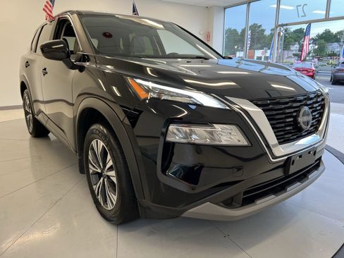 Used 2023 Nissan Rogue SV image 48