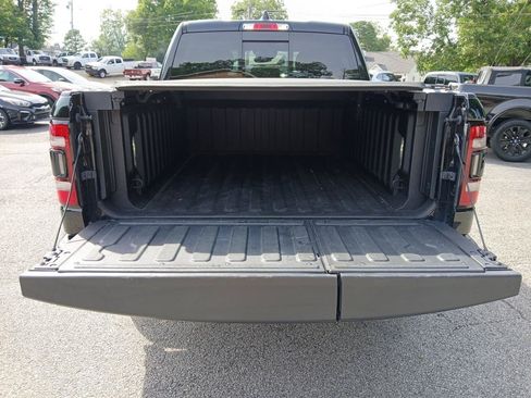 Used 2020 RAM 1500 Limited w/ Black Appearance Package AWD/4WD image 9