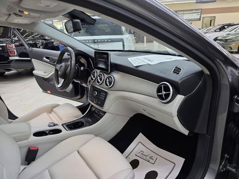 Used 2017 Mercedes-Benz GLA 250 w/ Premium Package image 23