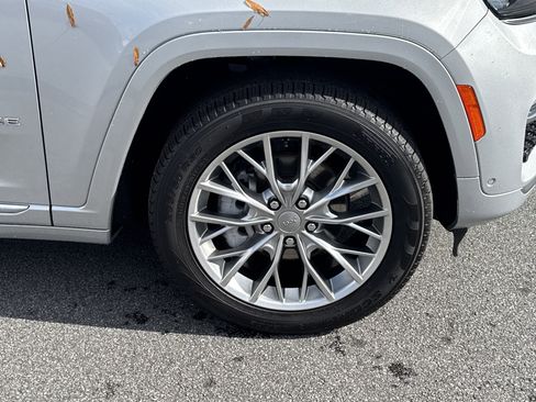 Used 2024 Jeep Grand Cherokee Summit w/ Adv Protech Group IV image 11