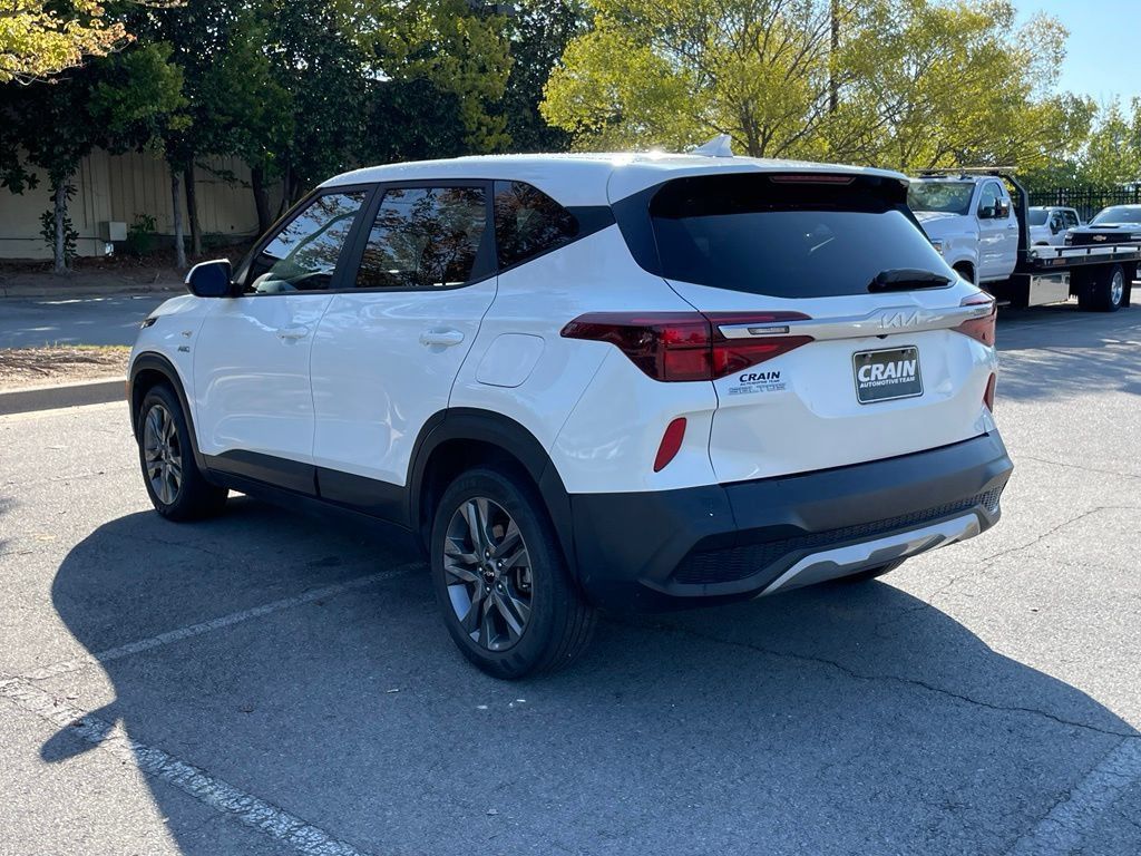 Used 2023 Kia Seltos LX AWD/4WD image 5