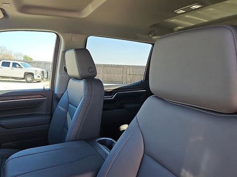 New 2026 GMC Sierra 1500 SLT image 11