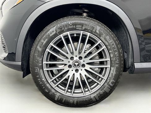 New 2025 Mercedes-Benz GLC 300 4MATIC image 30