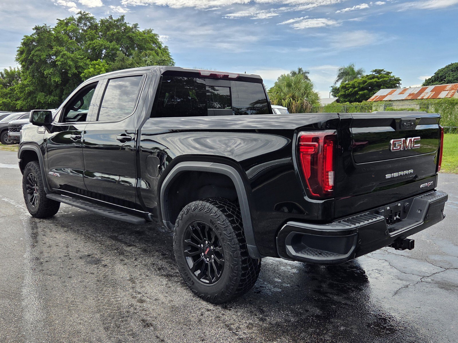 Certified 2023 GMC Sierra 1500 AT4X AWD/4WD image 3