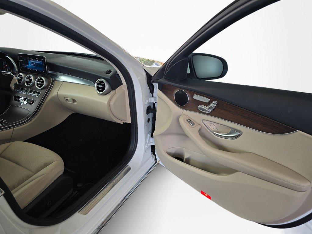 Used 2020 Mercedes-Benz C 300 4MATIC Sedan image 41