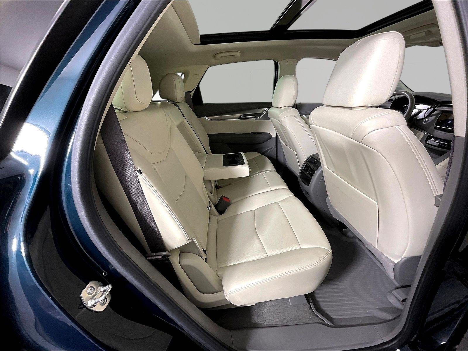 Used 2024 Cadillac XT5 Premium Luxury w/ LPO, Floor Liner Package AWD/4WD image 25