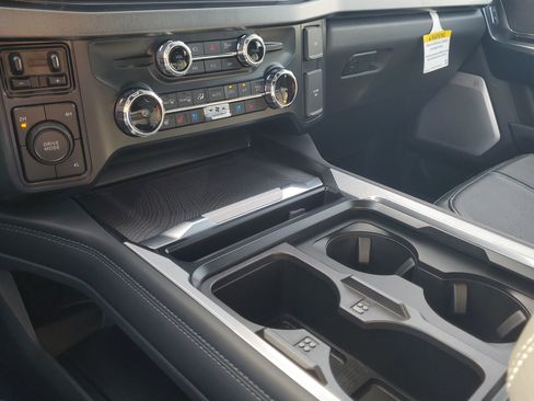 Used 2025 Ford F450 Platinum w/ FX4 Off-Road Package image 27