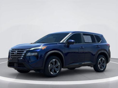 Used 2024 Nissan Rogue SV AWD/4WD image 2