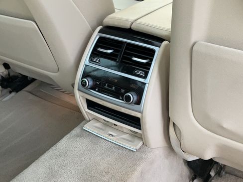Used 2018 BMW 740i RWD image 22