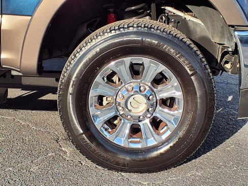 Used 2017 Ford F350 Lariat w/ Chrome Package image 31