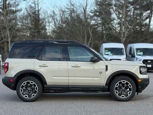 New 2025 Ford Bronco Sport Outer Banks image 3