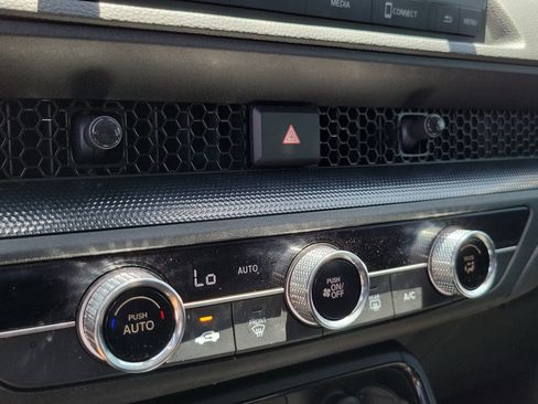 Used 2024 Honda CR-V LX image 10