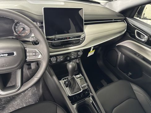 New 2026 Jeep Compass Limited image 22