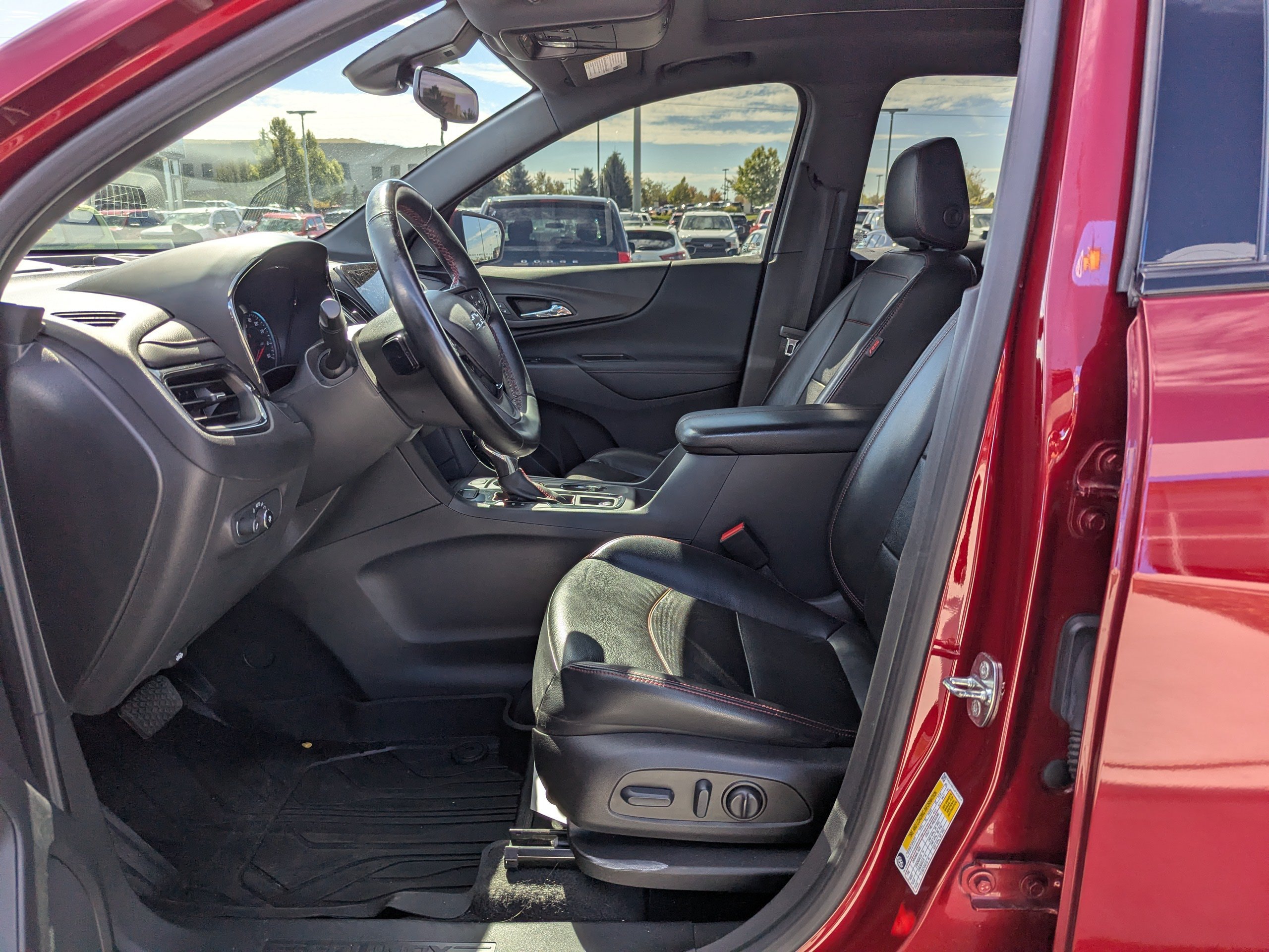 Certified 2023 Chevrolet Equinox RS w/ RS Leather Package AWD/4WD image 12