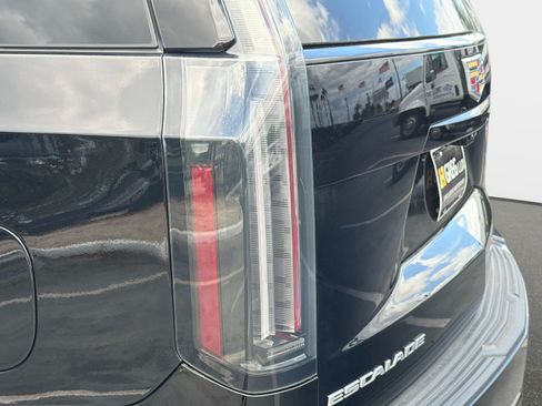 Used 2025 Cadillac Escalade Sport Platinum AWD/4WD image 15