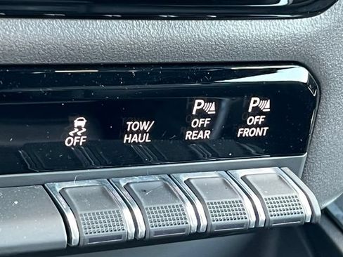Used 2021 RAM 1500 Laramie w/ Sport Appearance Package AWD/4WD image 32