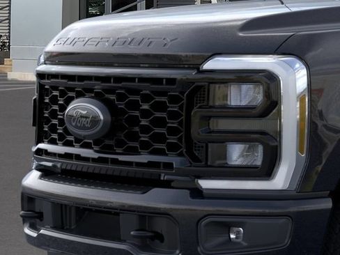New 2026 Ford F250 Lariat w/ Black Appearance Package AWD/4WD image 17