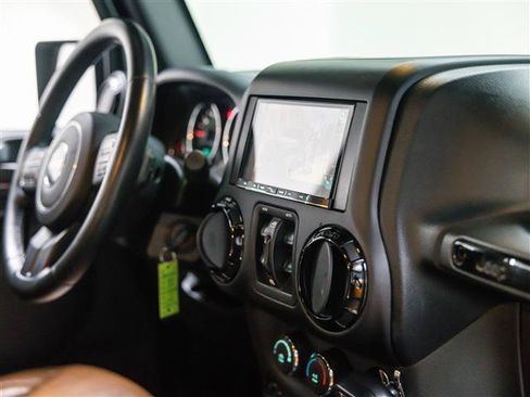 Used 2015 Jeep Wrangler Unlimited Sport w/ Quick Order Package 24S AWD/4WD image 29