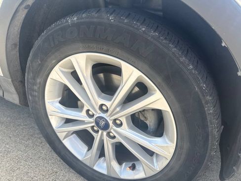 Used 2019 Ford Escape SEL FWD image 2